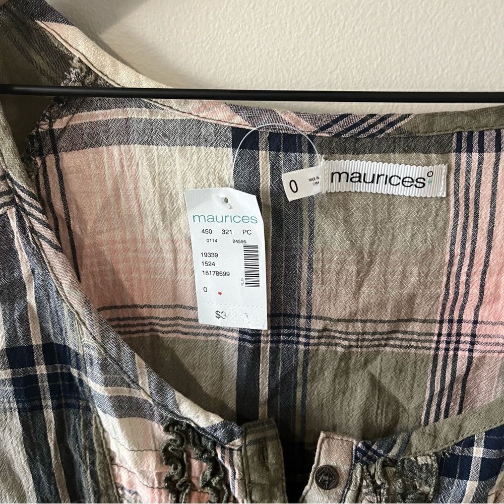 Maurice’s plaid top  - Picture 5 of 9